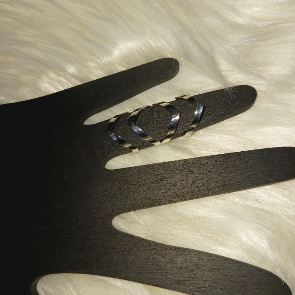 Hand Jewelry Display - Picture 2 of 10